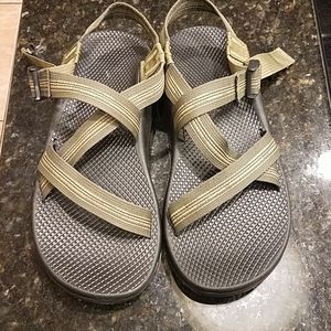 Mens Chaco Sandals, Excellent
